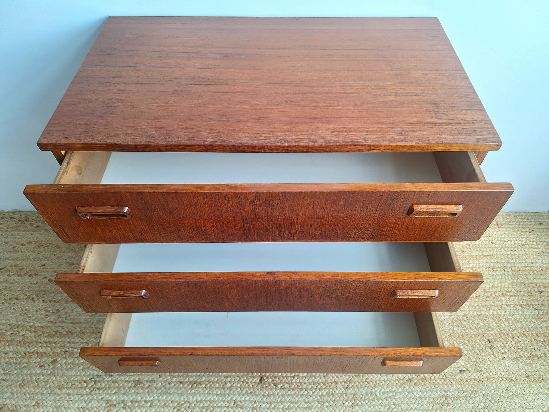 Commode scandinave vintage en teck