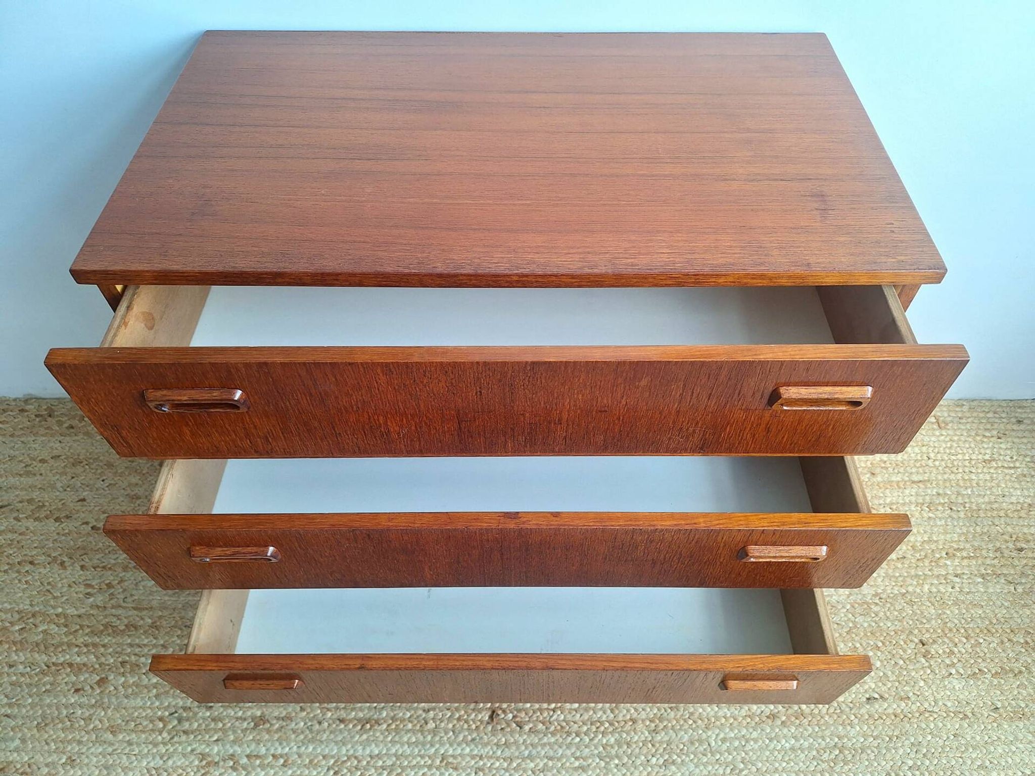 Commode scandinave vintage en teck