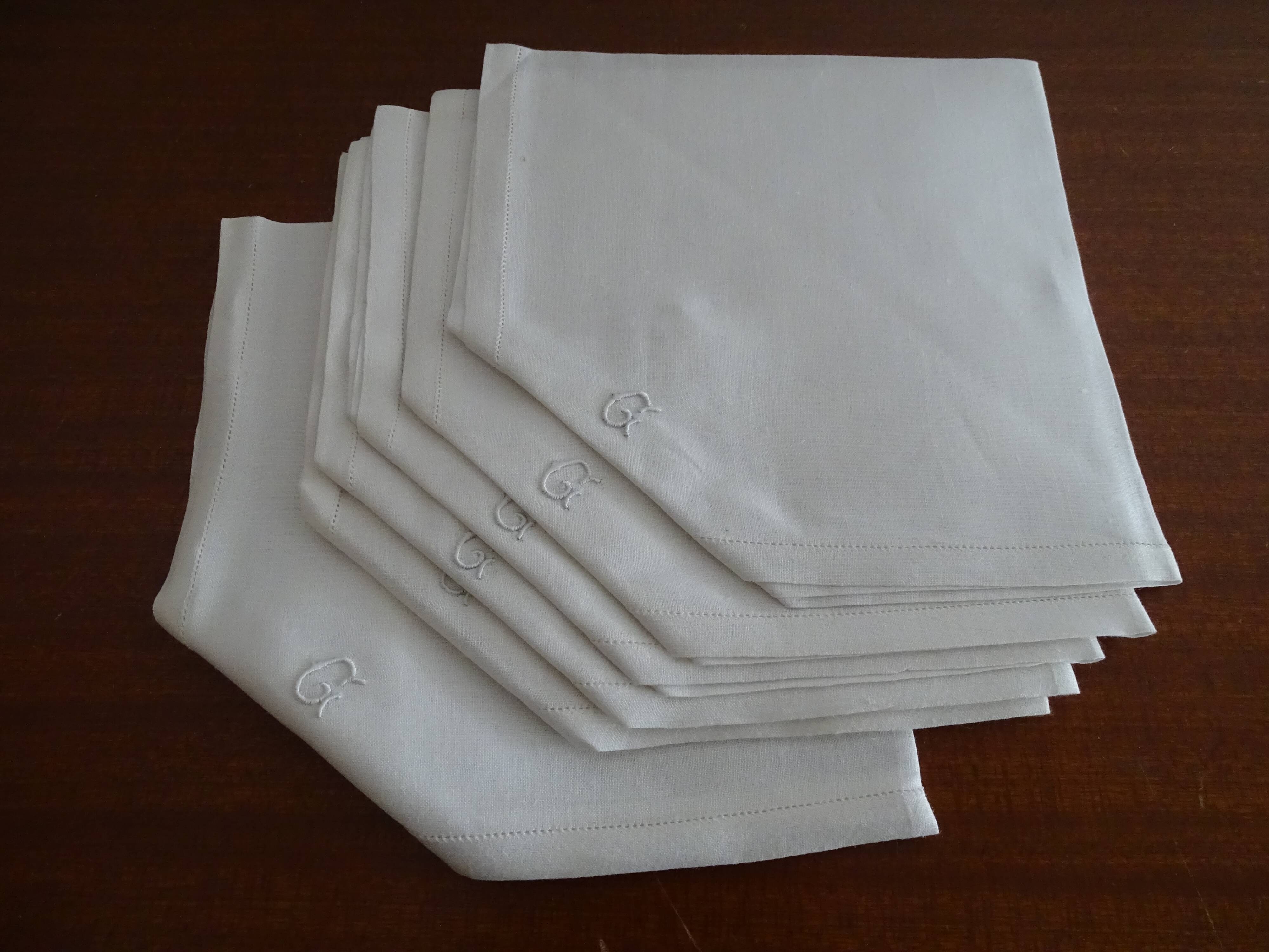 6 old monogrammed G cotton napkins