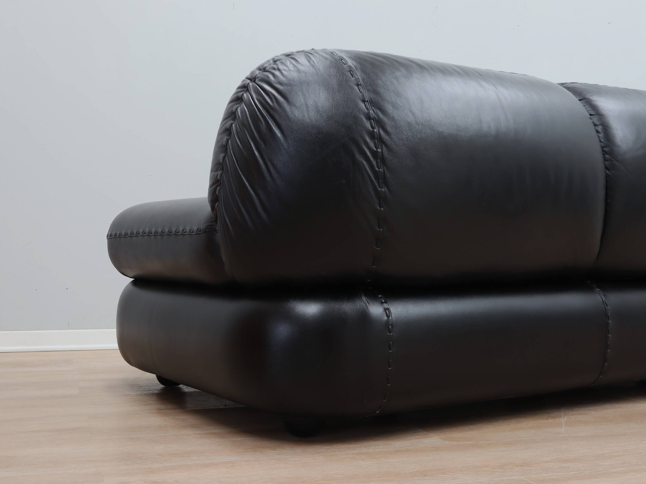 3-Seater black leather Sapporo sofa by Mobil Girgi 1970s