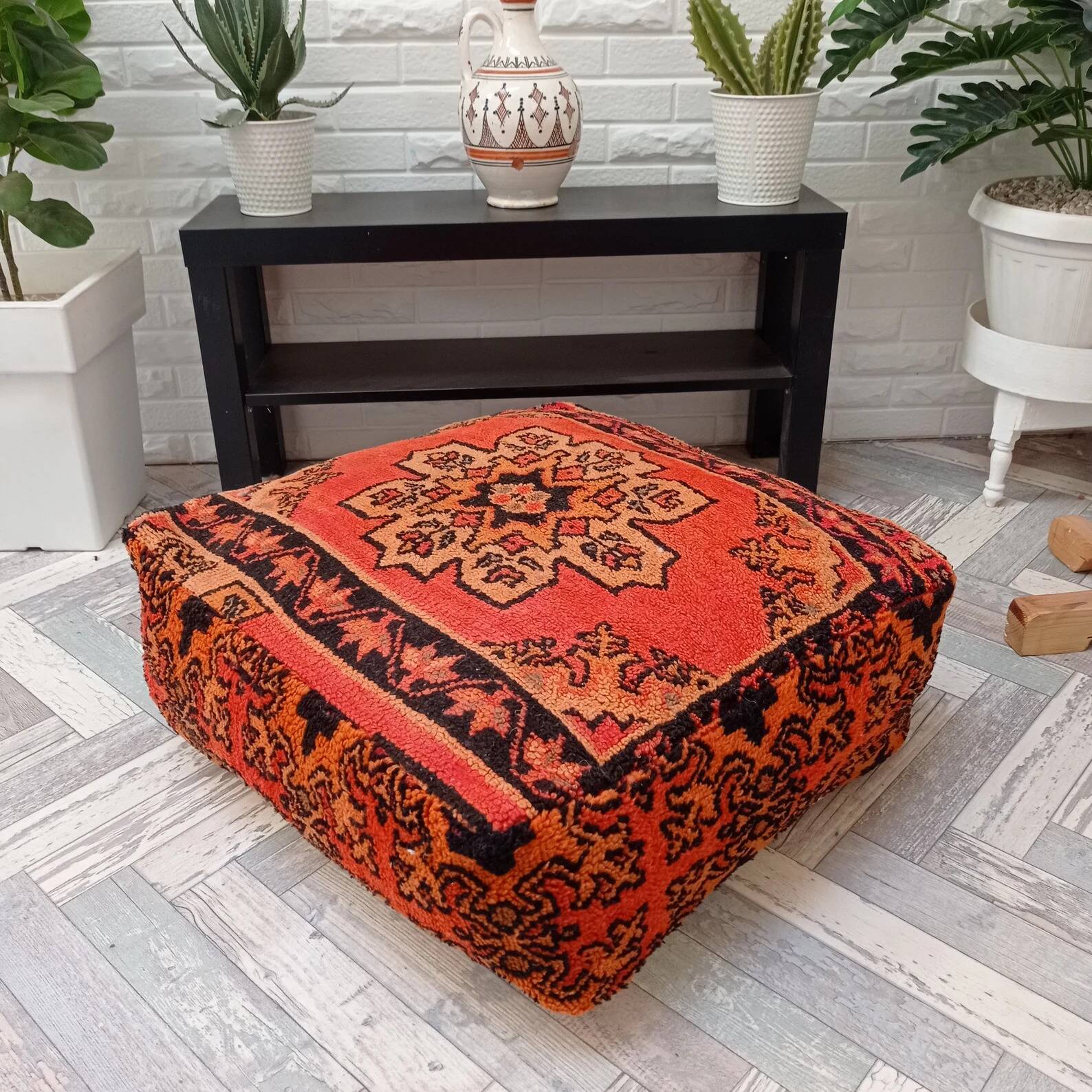 Handmade Berber pouf in wool 60 X 60 X 20 CM