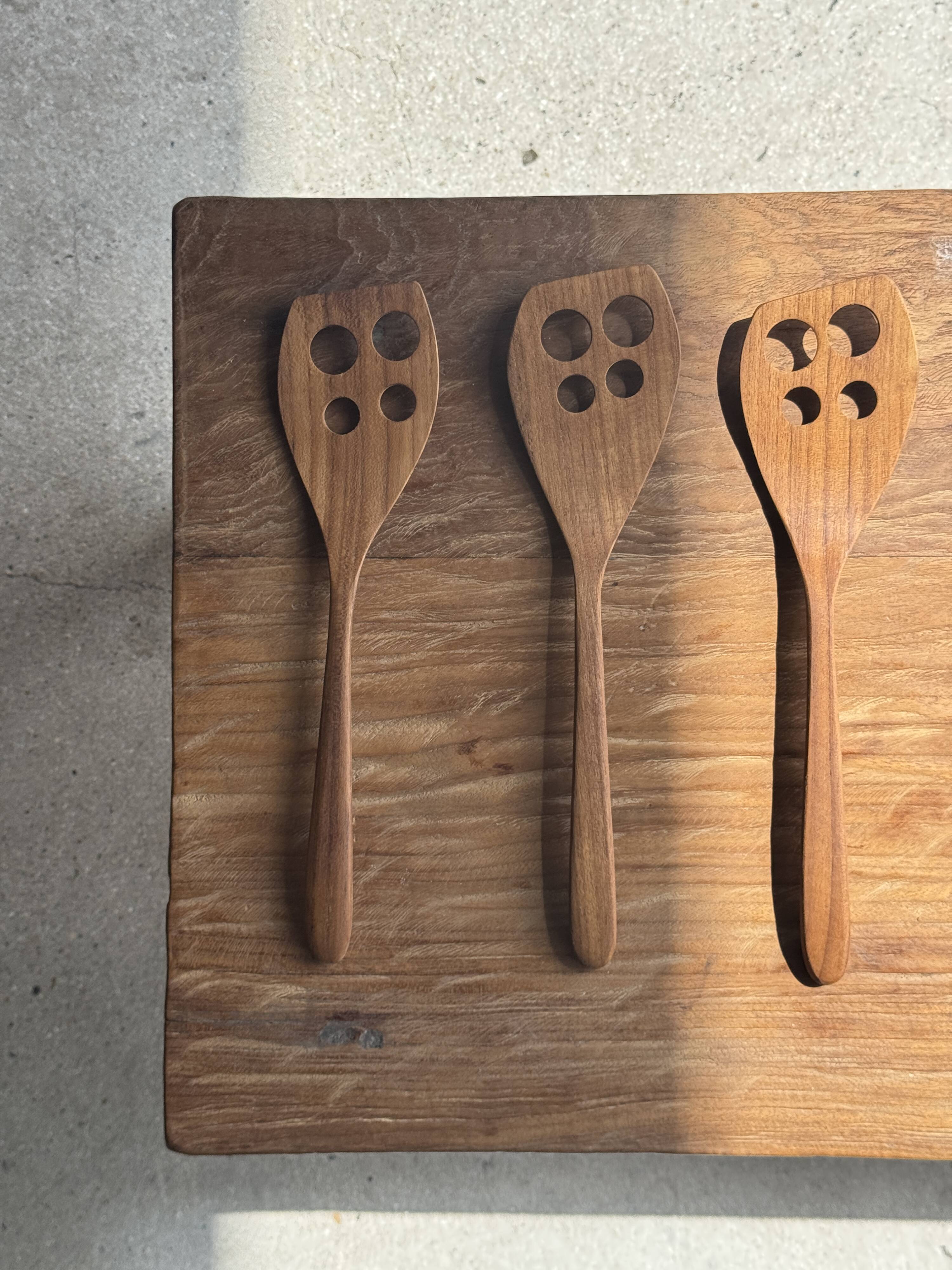 Slotted spatula, teak kitchen utensil L30 W8