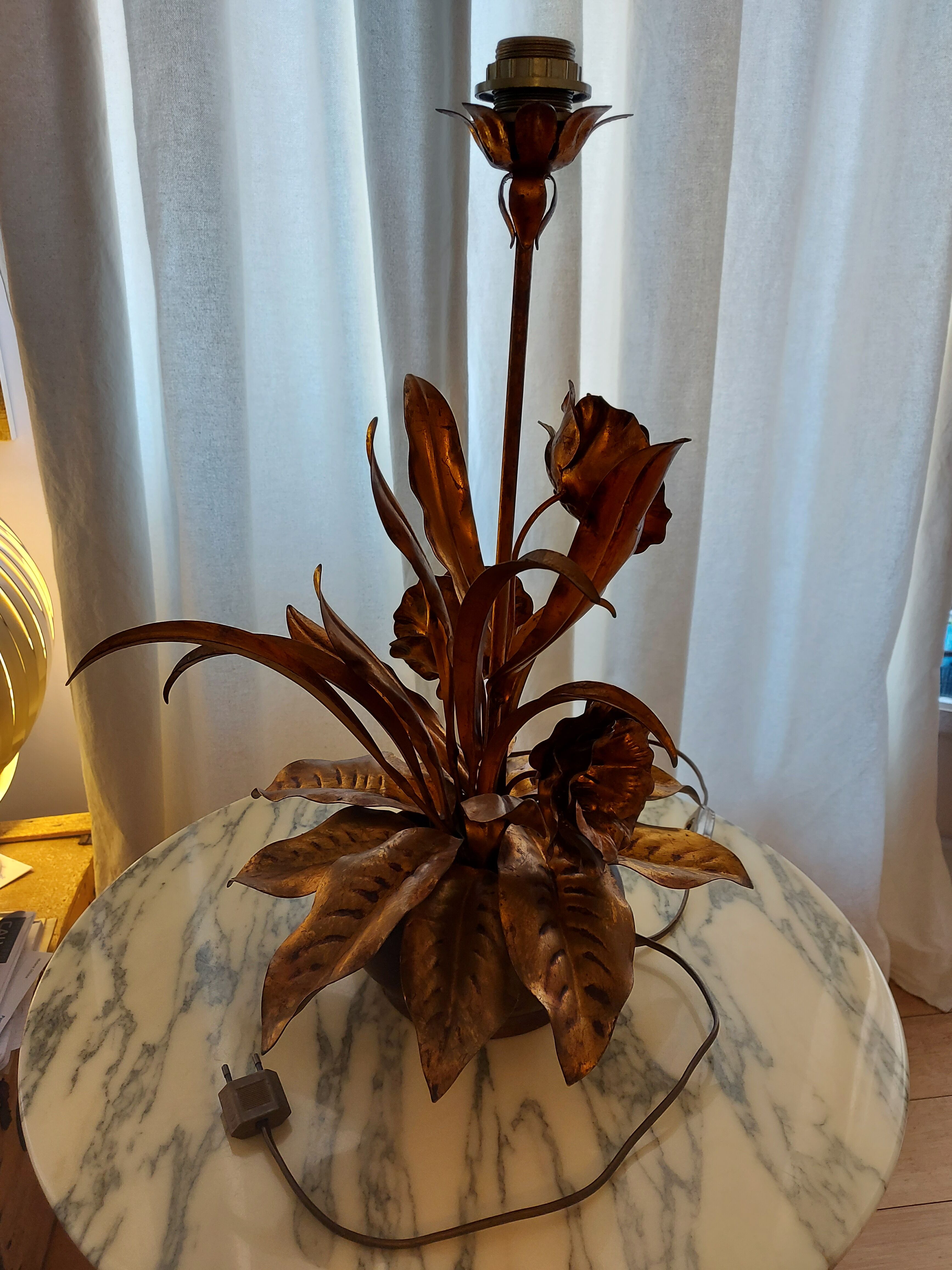 Large lamp, bouquet of vintage anemone flowers, gold metal, Hans Kogl