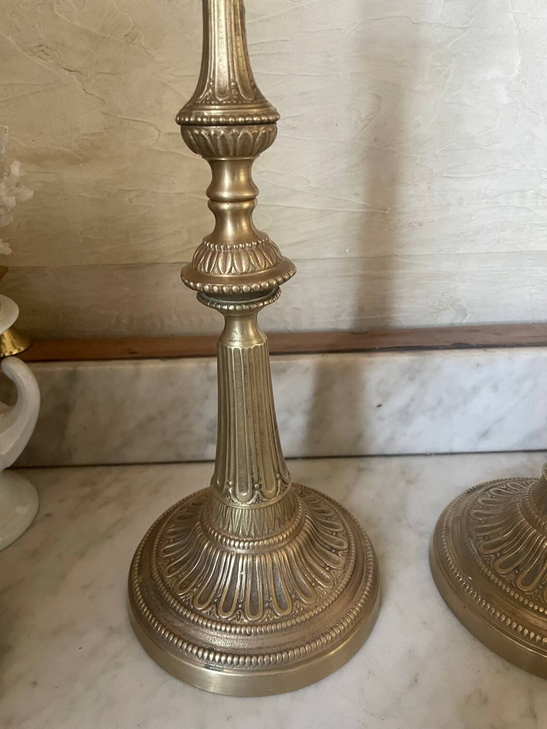 Paire de bougeoirs en laiton