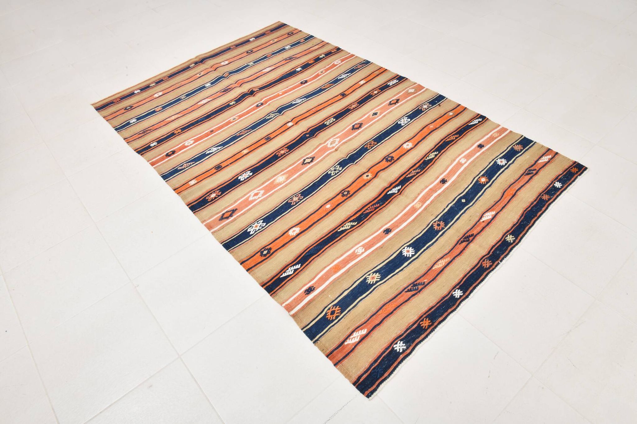 Tapis beige et bleu antique 5x8, 145x230 cm