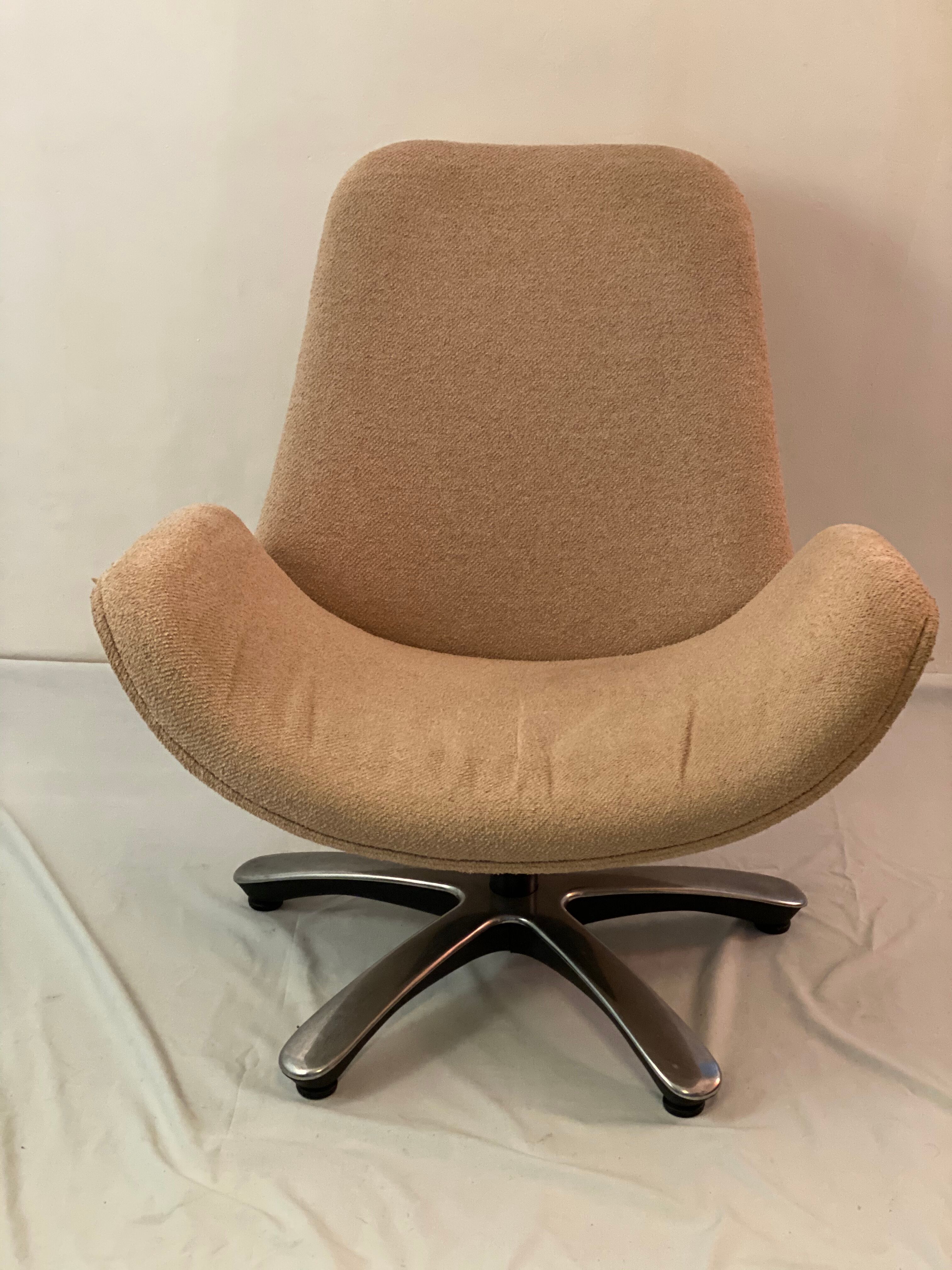 Vintage swan style swivel chair