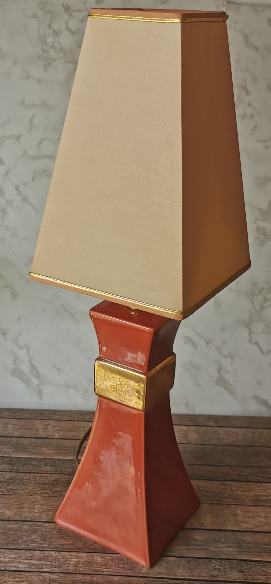 Coral lamp and gold house Le Dauphin