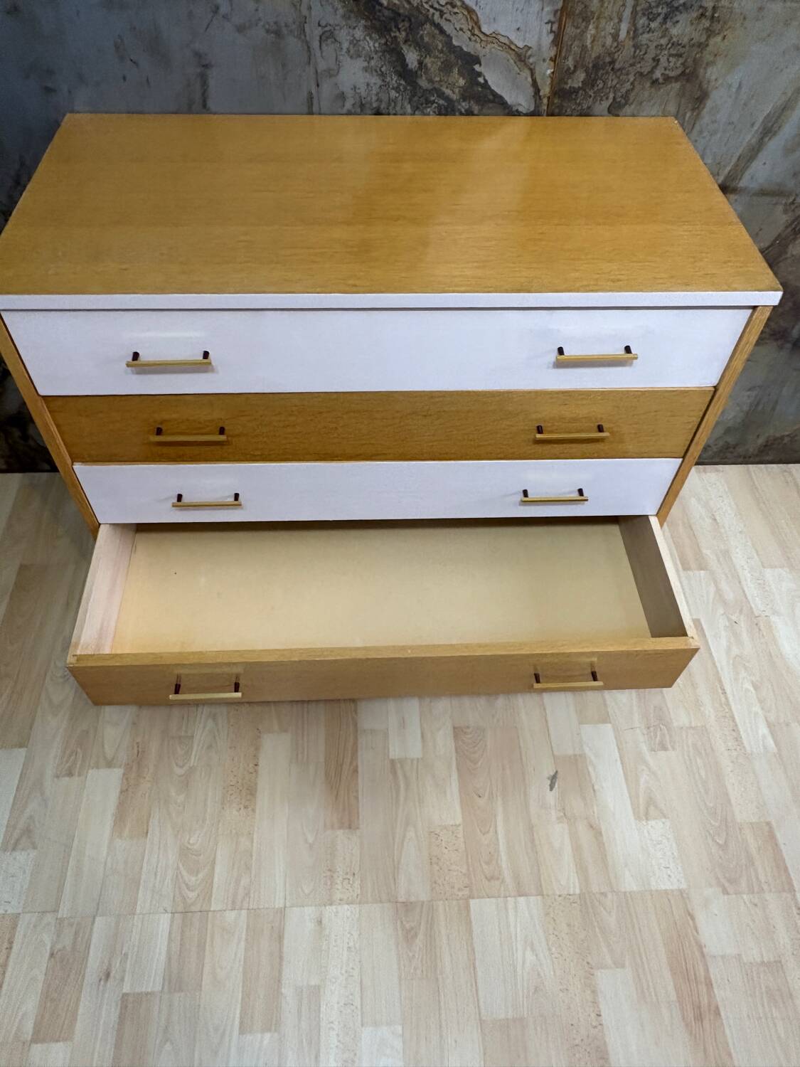 Commode en chêne & rose poudré