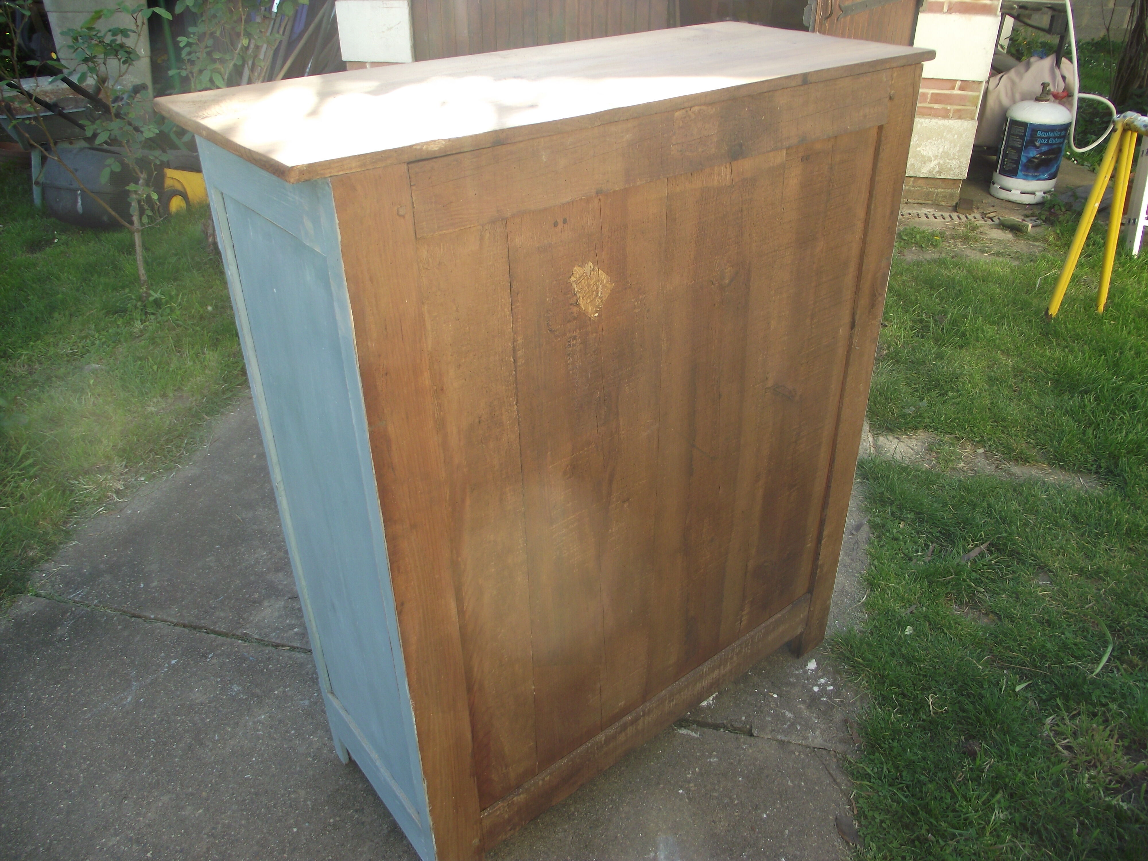 Blue-grey skated parisian buffet