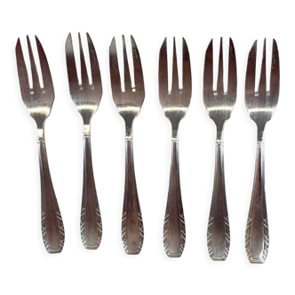 6 antique dessert forks, in silver with hallmark.