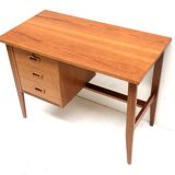 Vintage 3-drawer desk made in the 60s