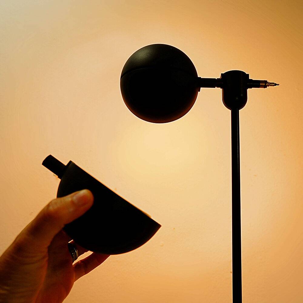 Italian floor lamp from the late 1980s.