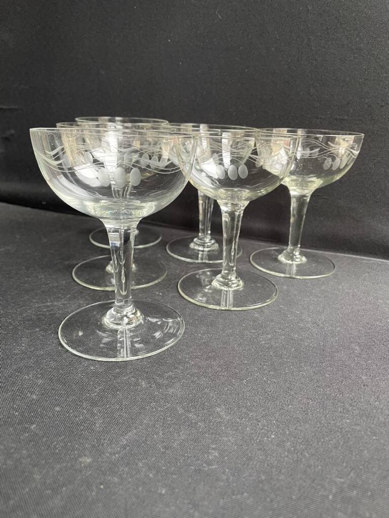 6 Champagne glasses – Cut and engraved glass – Art Deco