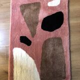 Hand tufted rug