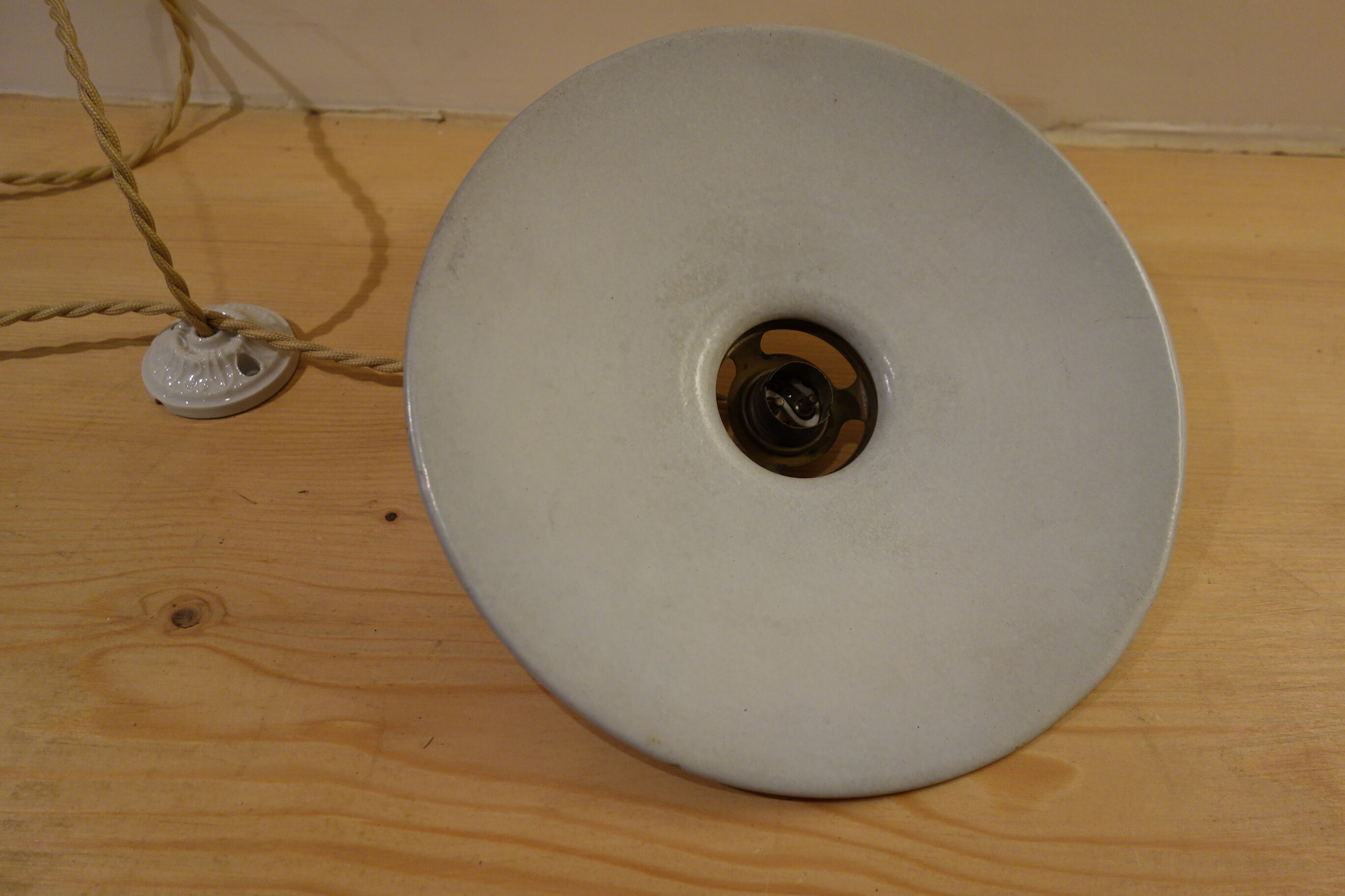 White enamelled hanging lamp