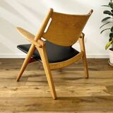 CH28 armchair, designed by Hans J. Wegner, manufactured by Carl Hansen & Son