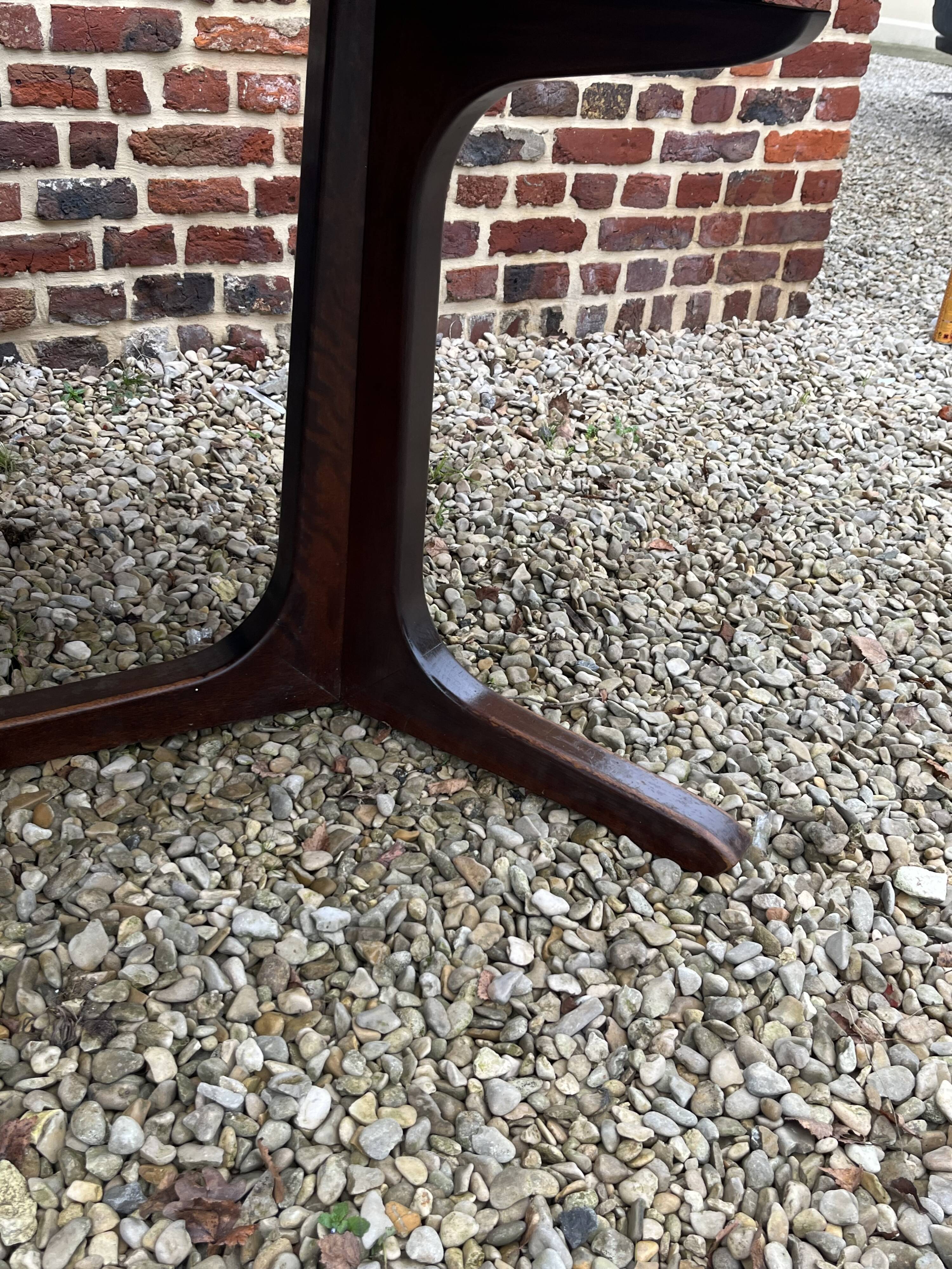 Baumann design oval dining table