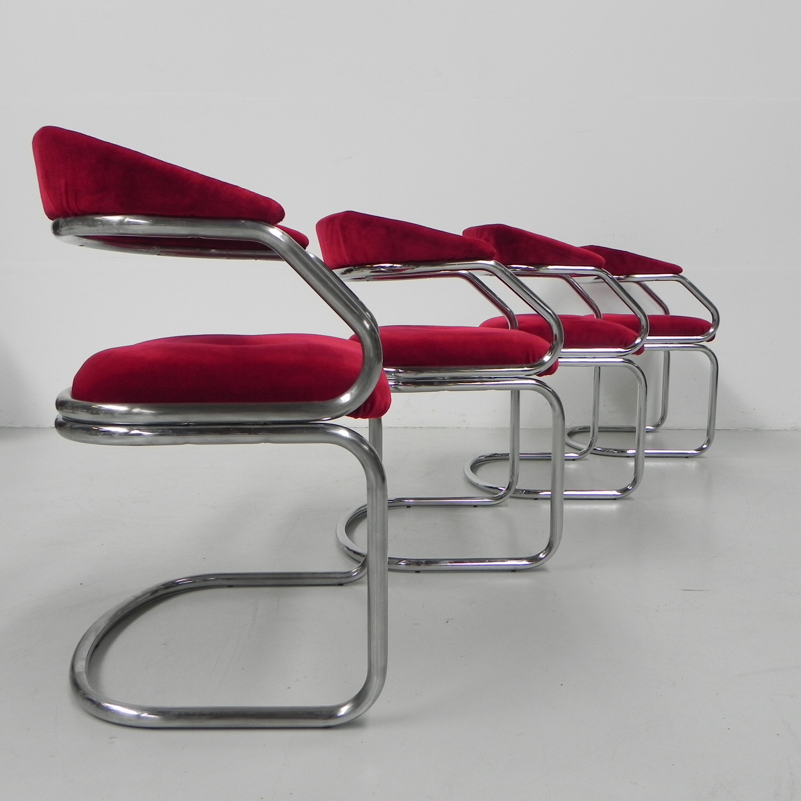 Set of 4 dining table chairs