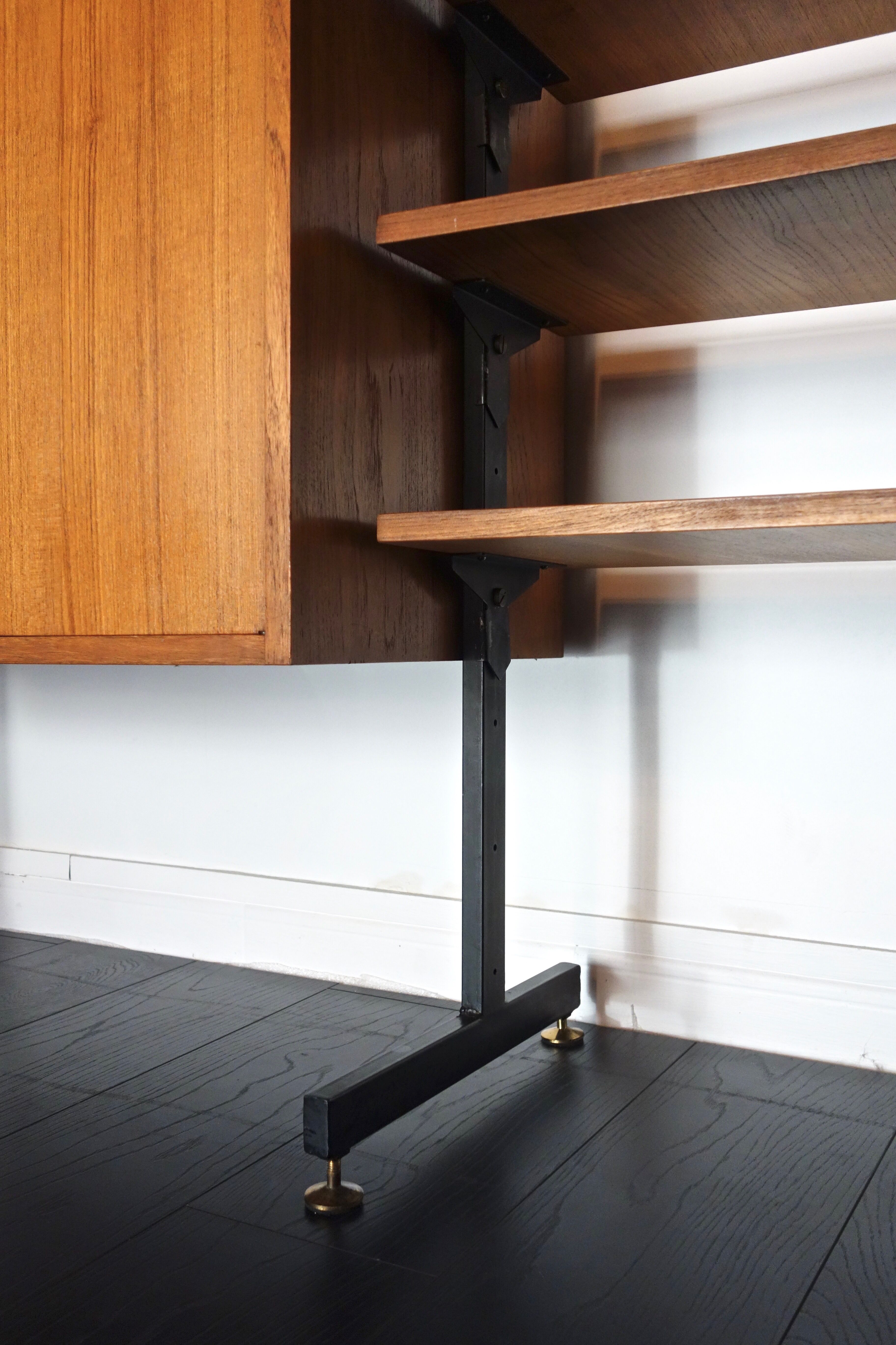 Bookcase italian teak of the 1950s