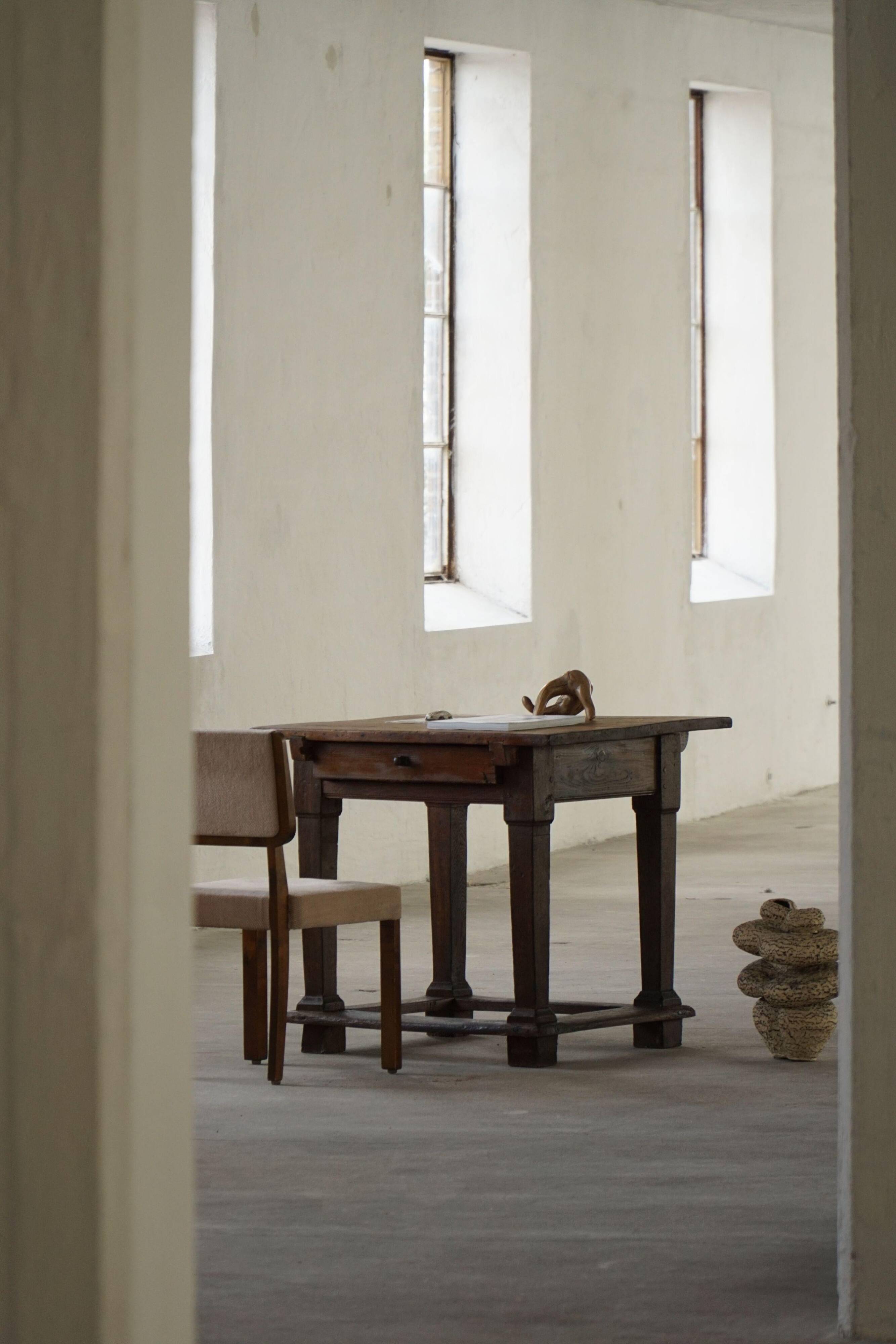 Primitive side table from the early 19th century in pine, Danish baroque cabinetmaker.