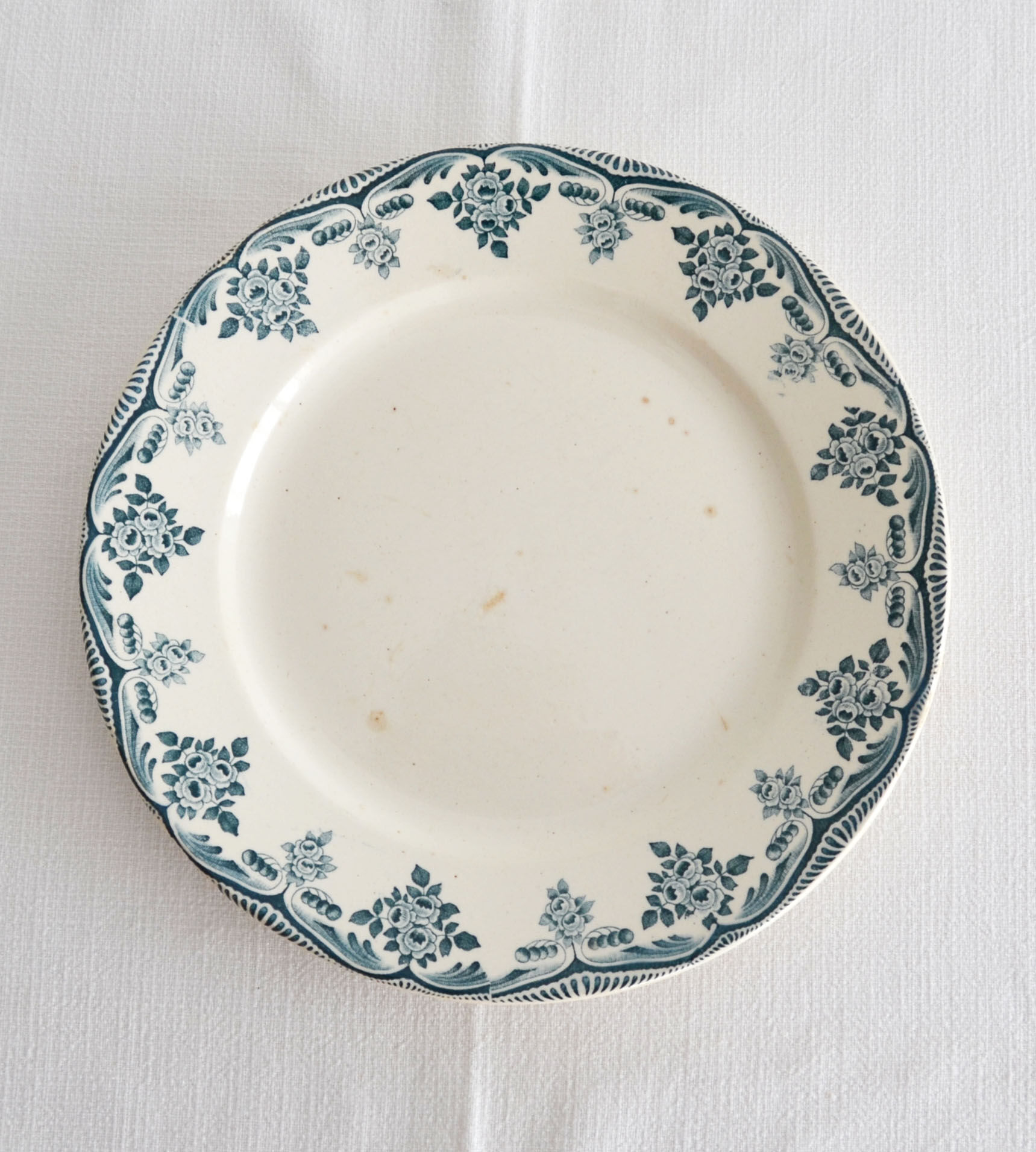 Plates Terre de Fer model bordeaux