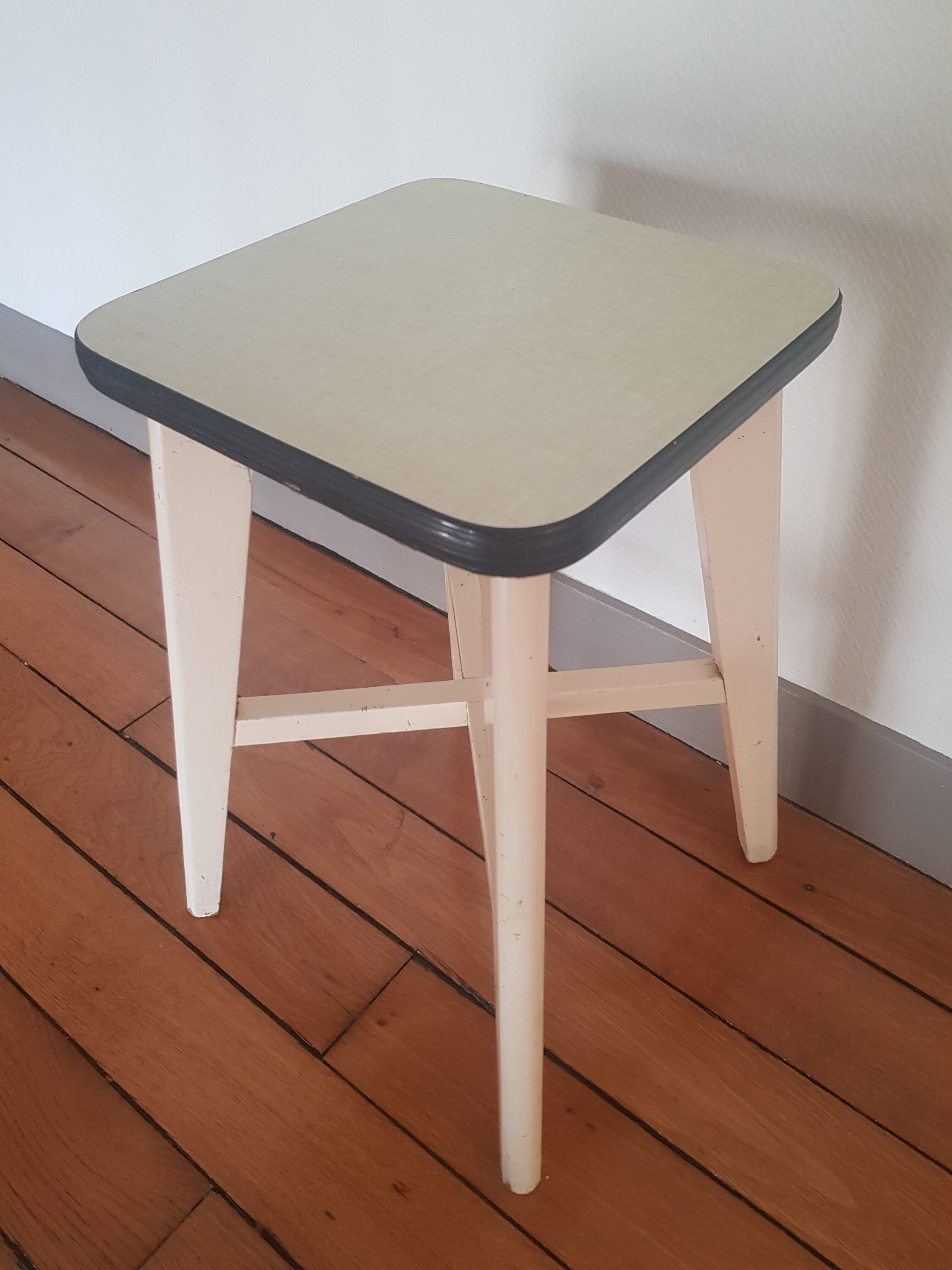 EFi vintage stool