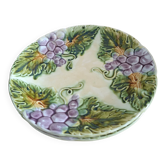Assiettes barbotine grappes de raisin Onnaing fin XIXème
