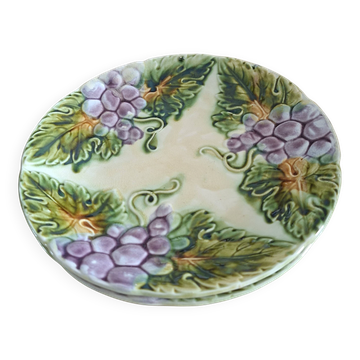 Assiettes barbotine grappes de raisin Onnaing fin XIXème