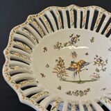 Very nice fruit bowl "Vieux Moustiers" in very good condition.