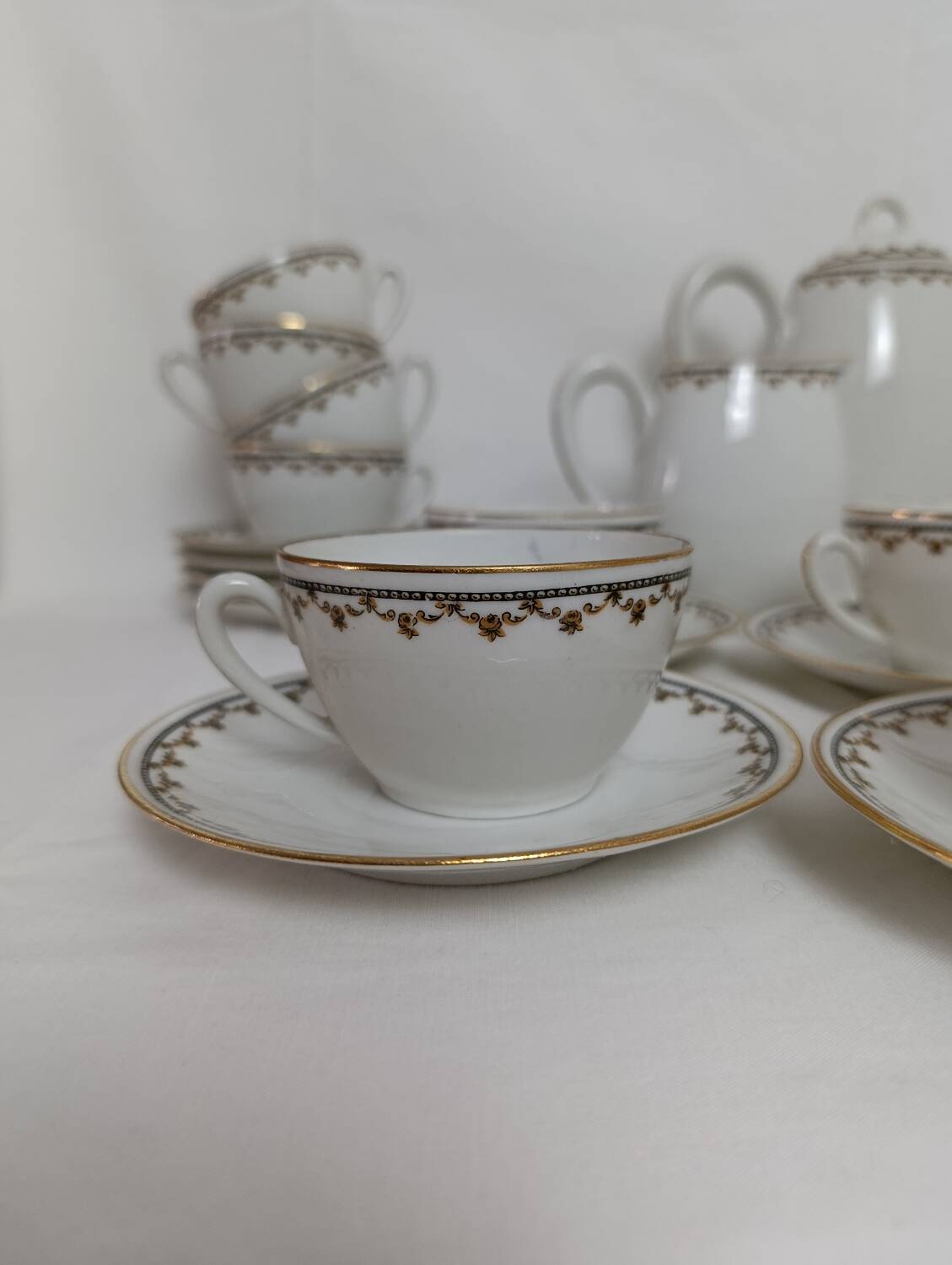 Coffee/tea service for 11 cups