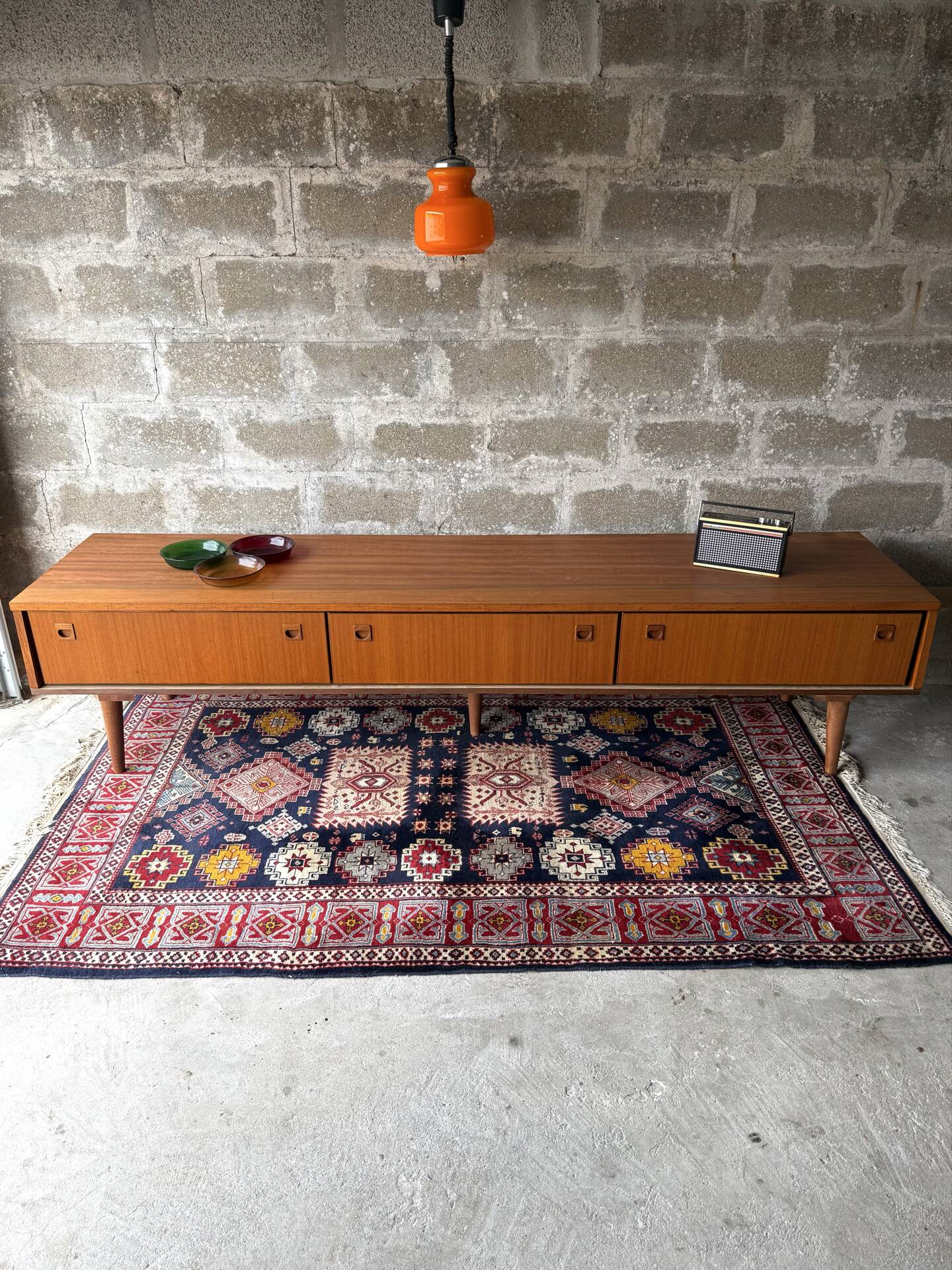 Vintage low Scandinavian sideboard in teak, 1970.