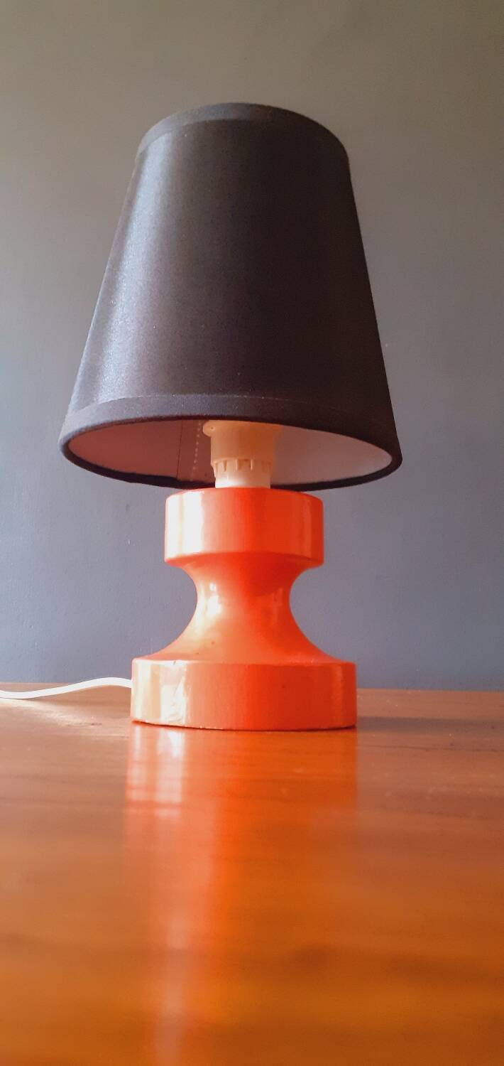 60s/70s lamp in red/orange lacquered wood