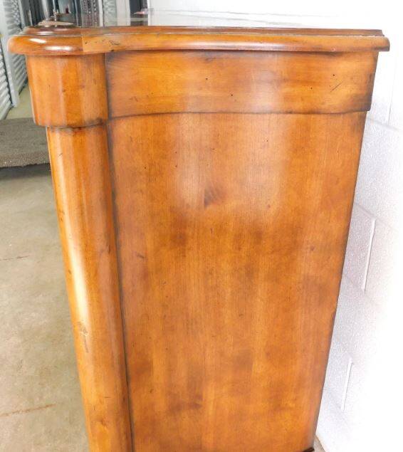 Century Furniture Traditional 8-Drawer Fruitwood Dresser/Chest of Drawers