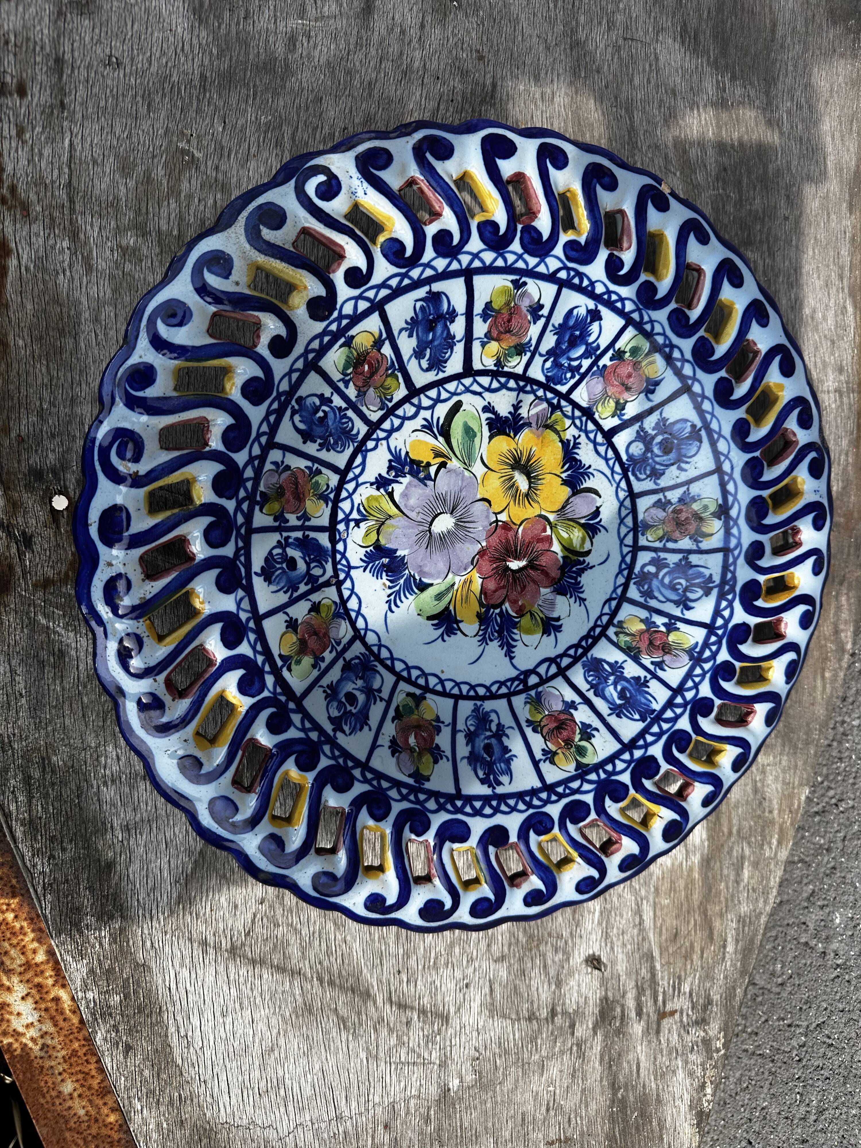 Openwork ceramic dish, hand-painted, Alcobach, Portugal, 35 cm diameter