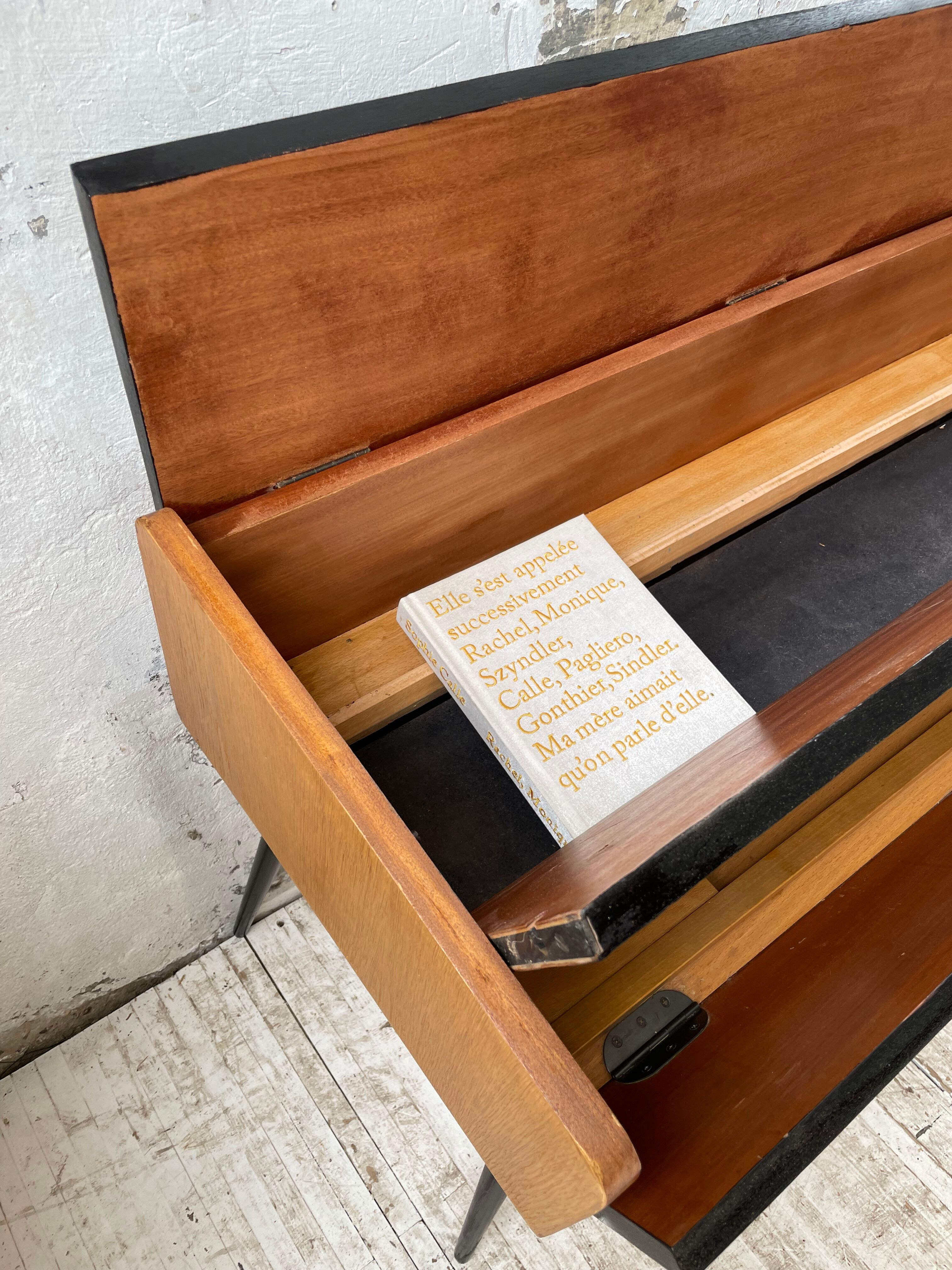 Console desktop feet compass 60s