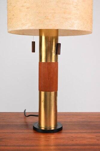 Lampe de table en teck et laiton
