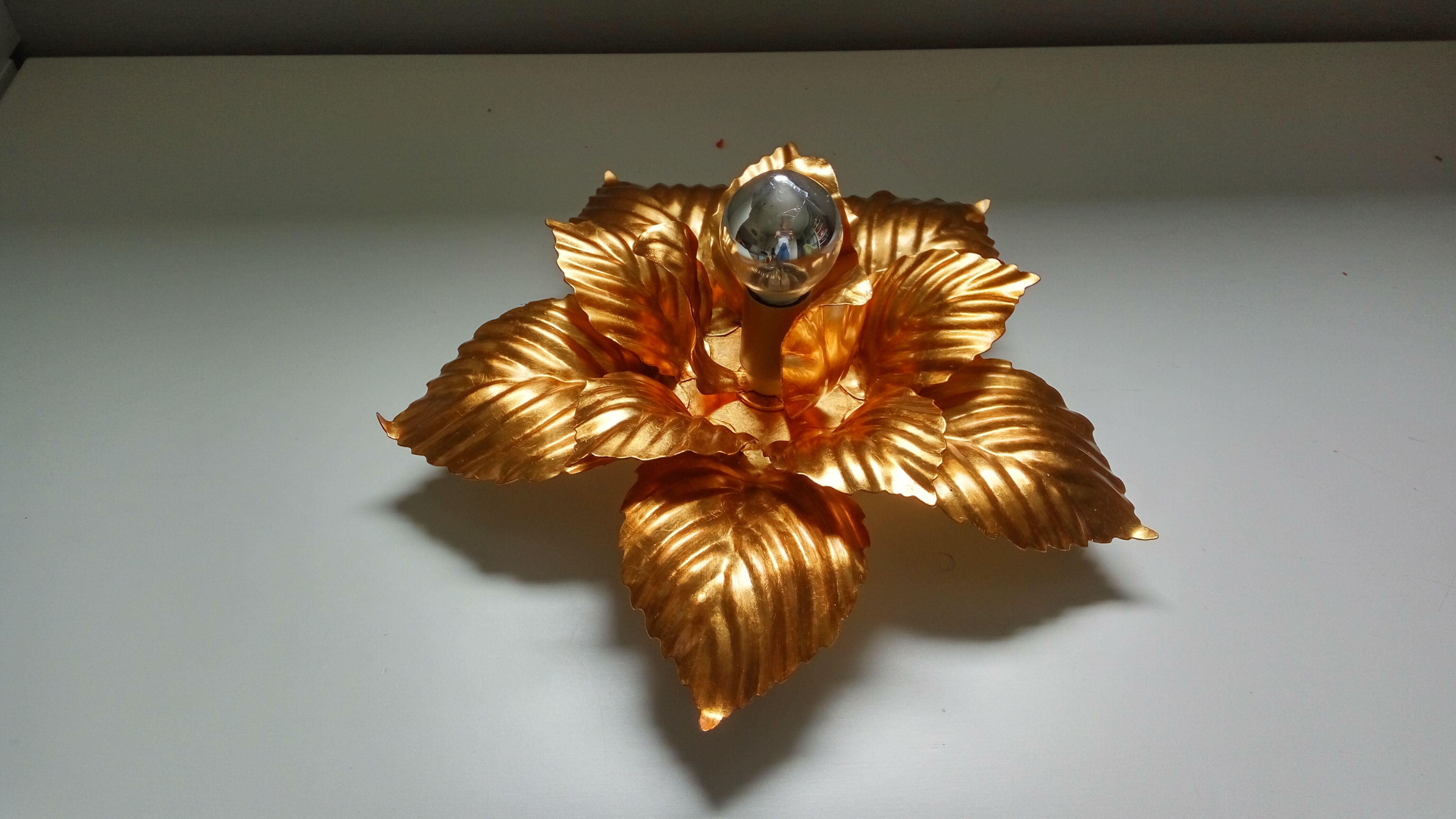 Vintage flower wall lamp