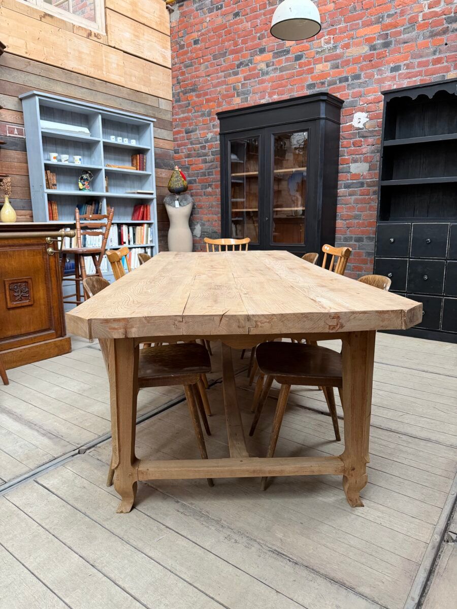Grande table en orme milieu XXème