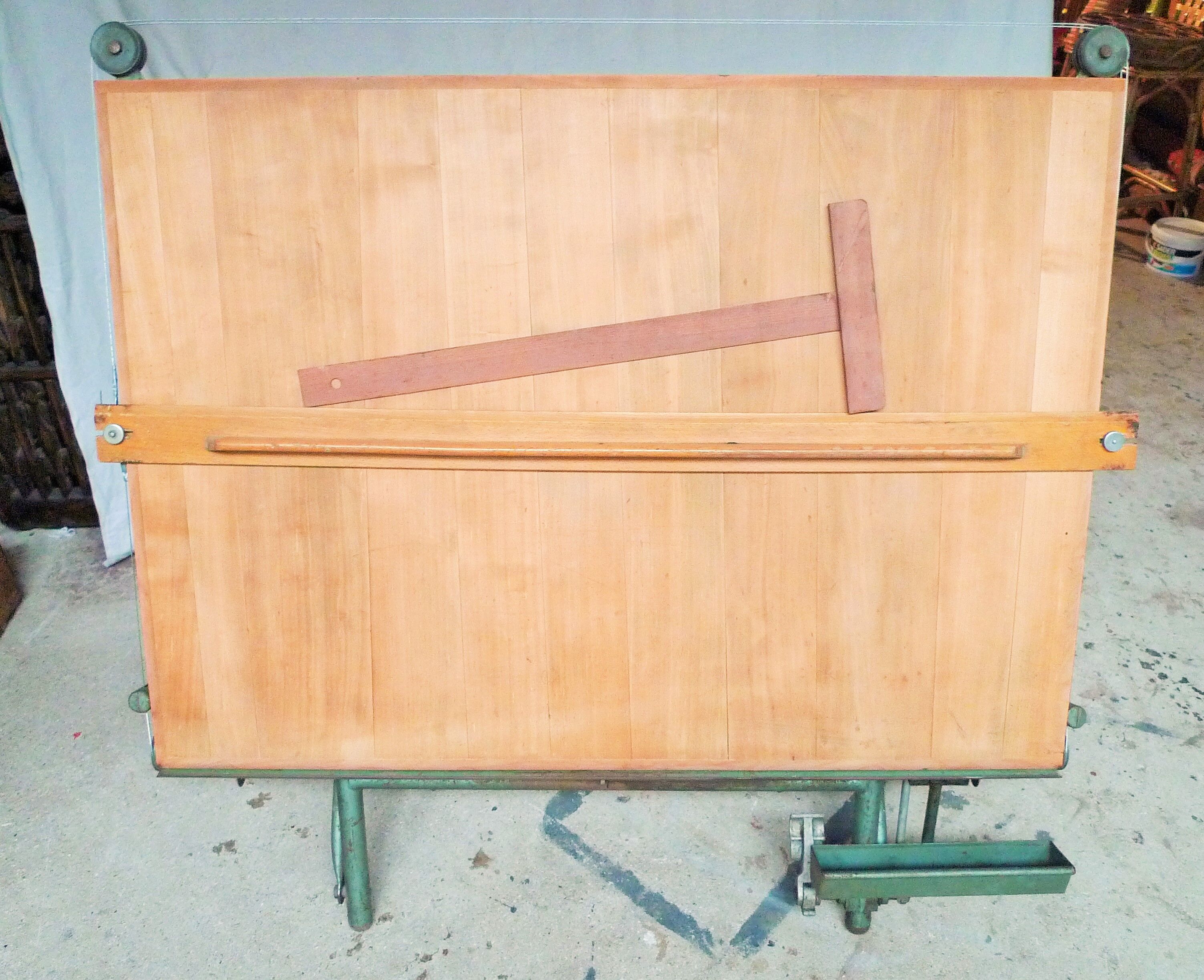 Illustration table architect Sauterau