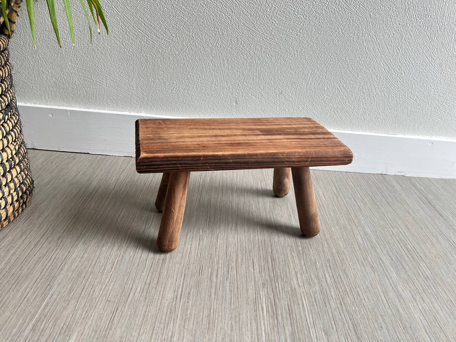 Small wooden bench / stool / step stool