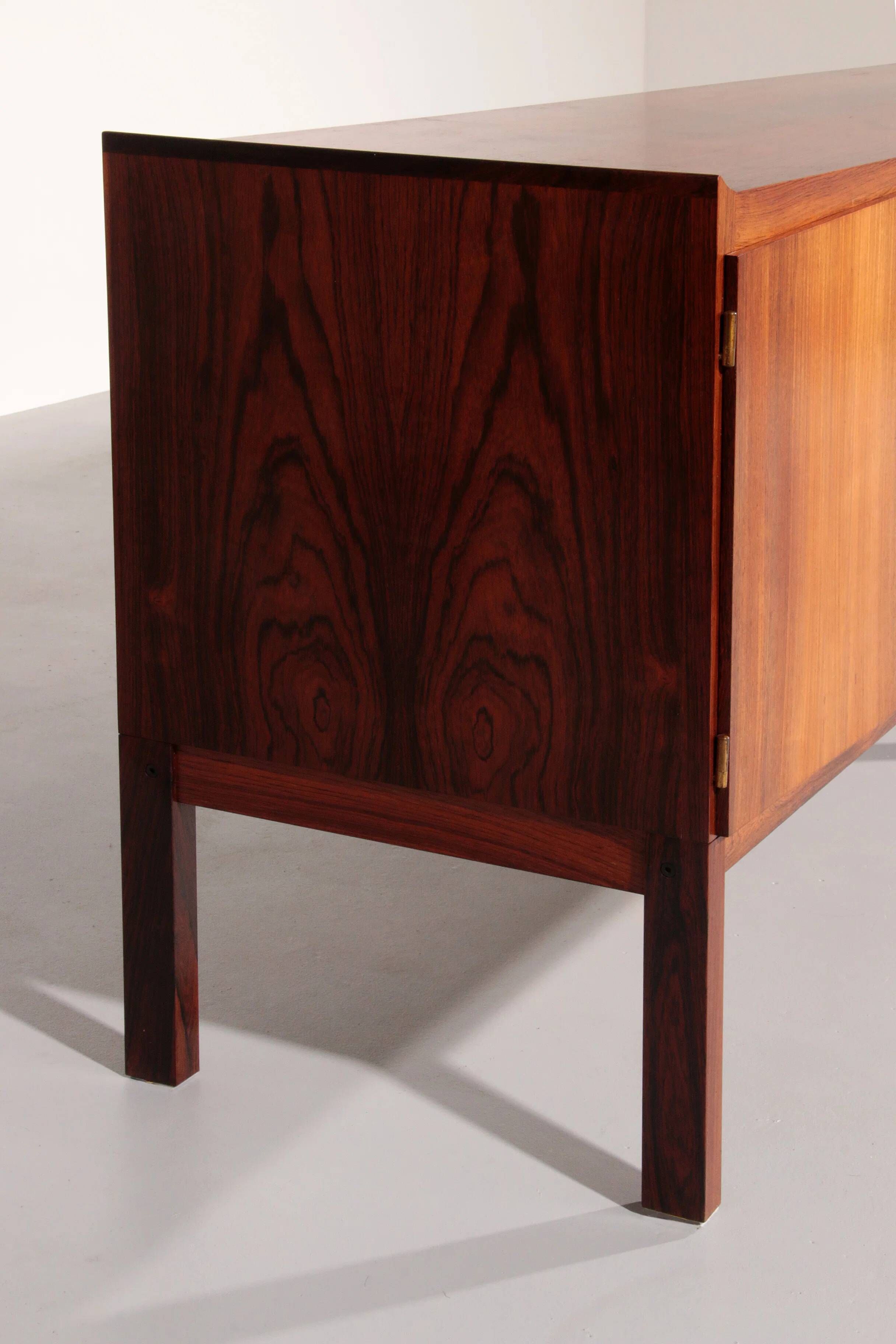 Buffet en bois Arne Hovmand Olsen pour Mogens Kold, Danemark, vers 1960.