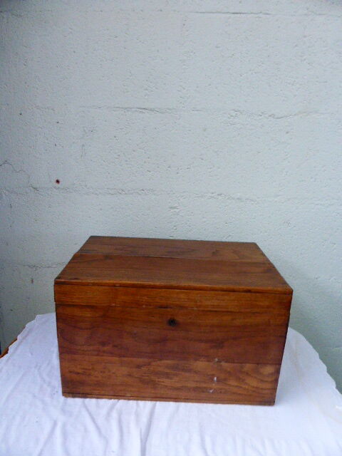 Box Archive wooden varnished wooden old chest