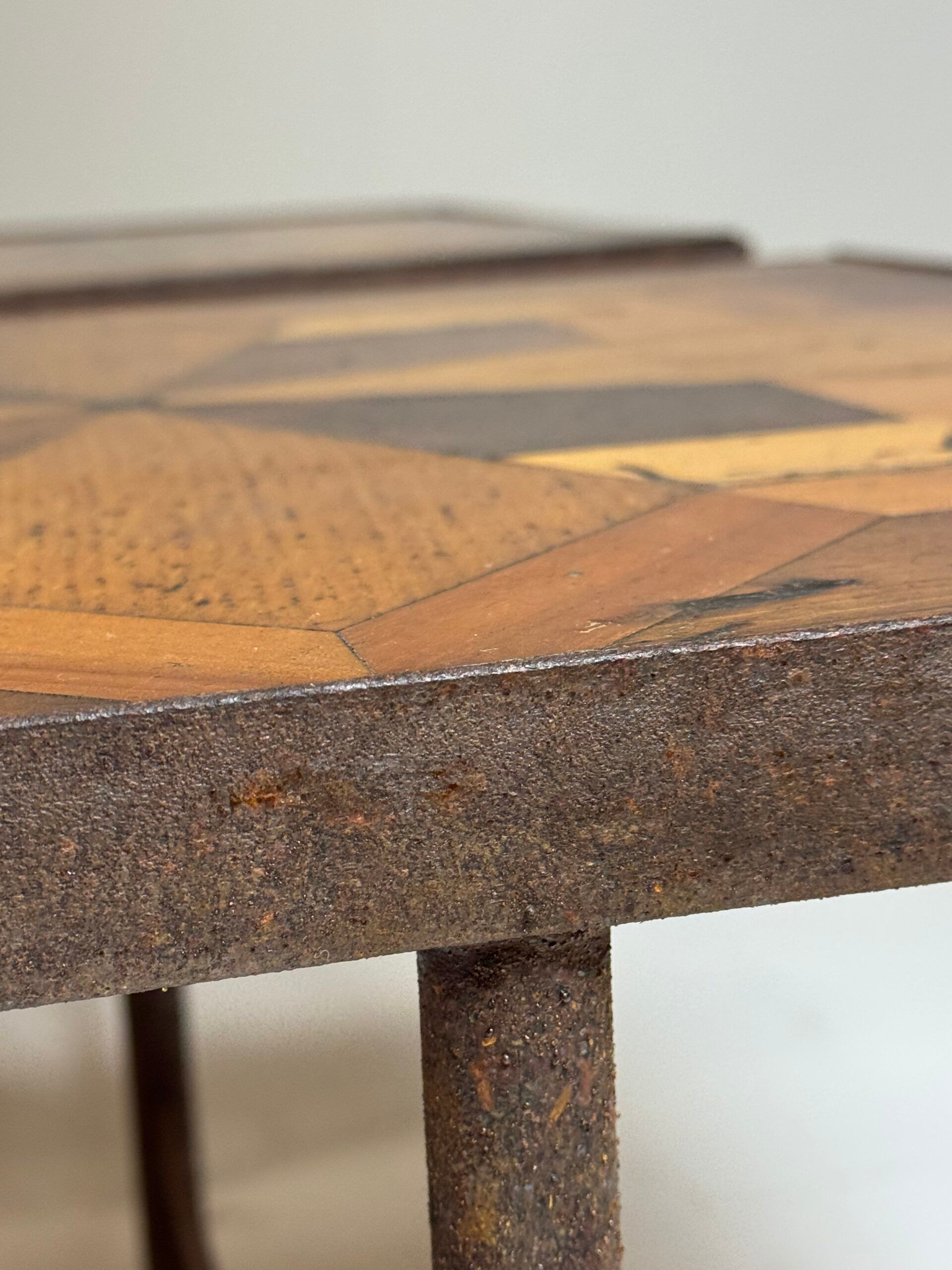 Tables basses en marqueterie (ensemble) 19e siècle