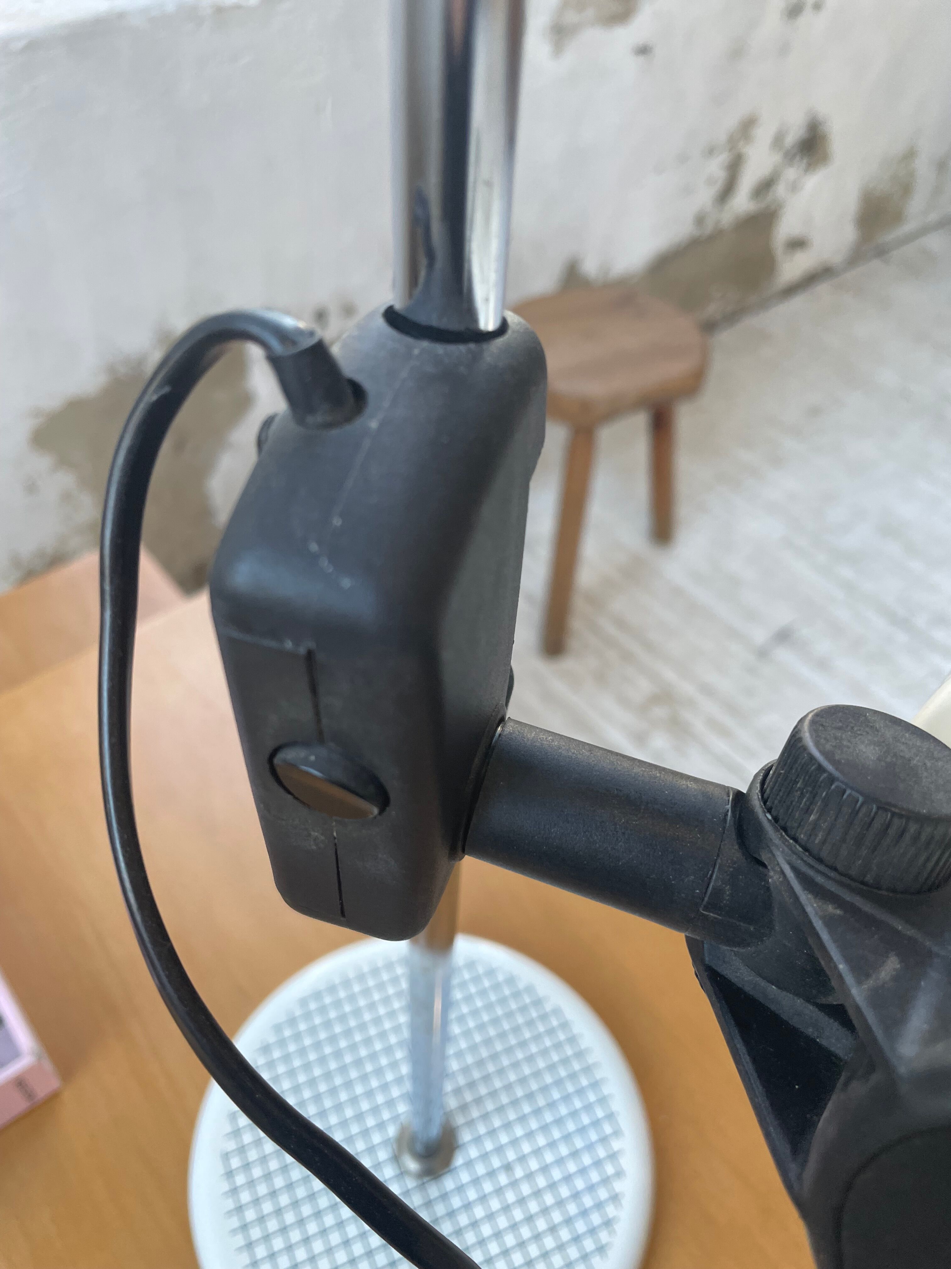 Articulated desk lamp 80s