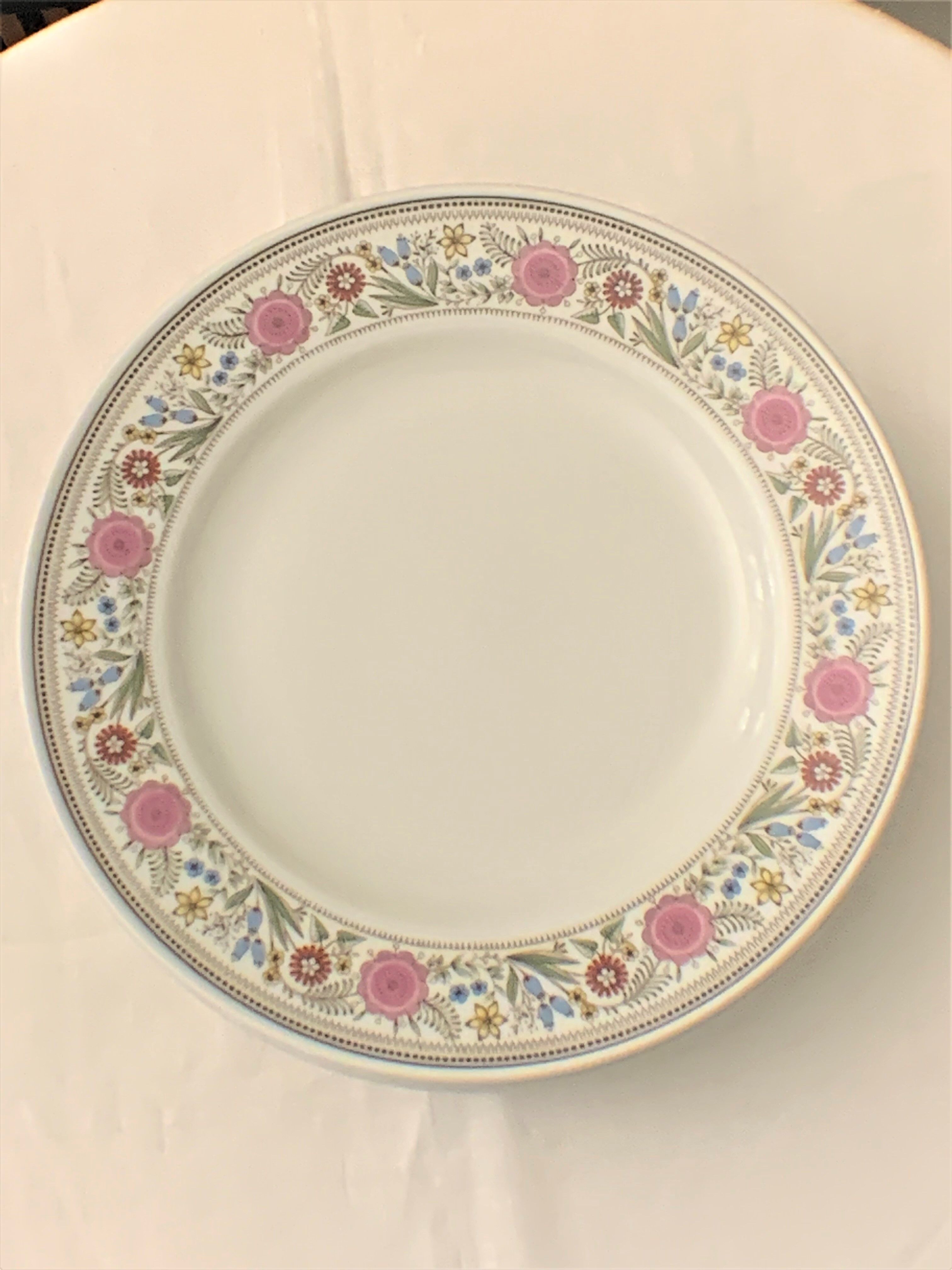 Assiettes plates porcelaine