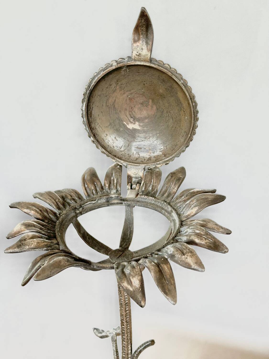 Sagudo bronze silver ashtray holder