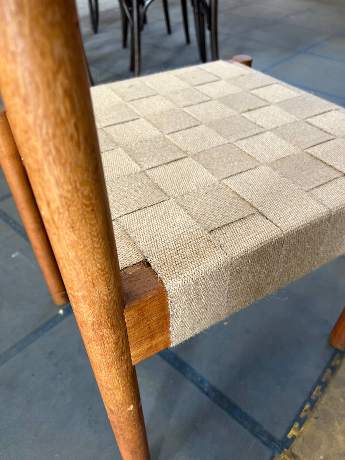 Minimalist chair