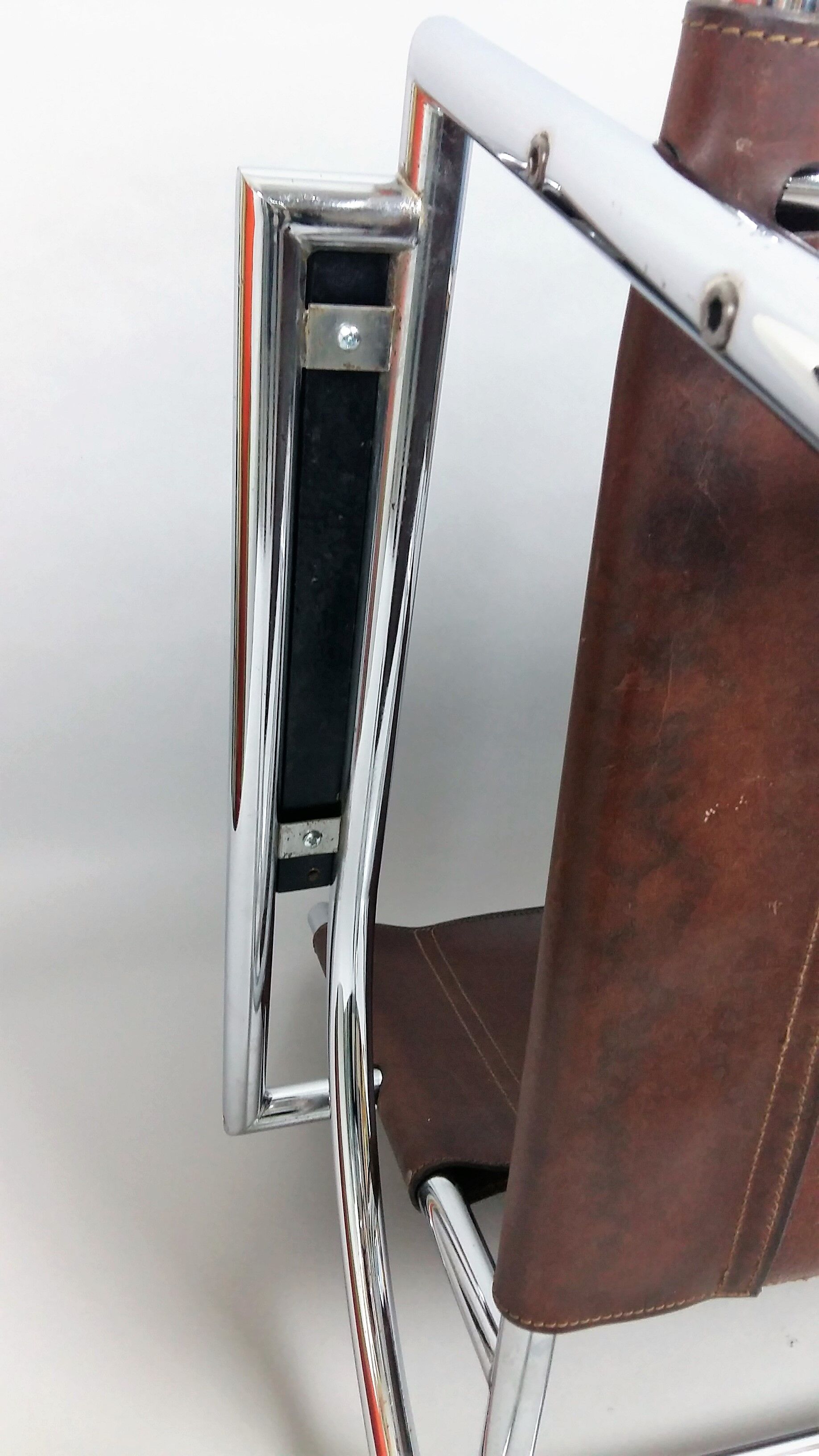 Pair of armchairs chromed metal and leather, 60 years