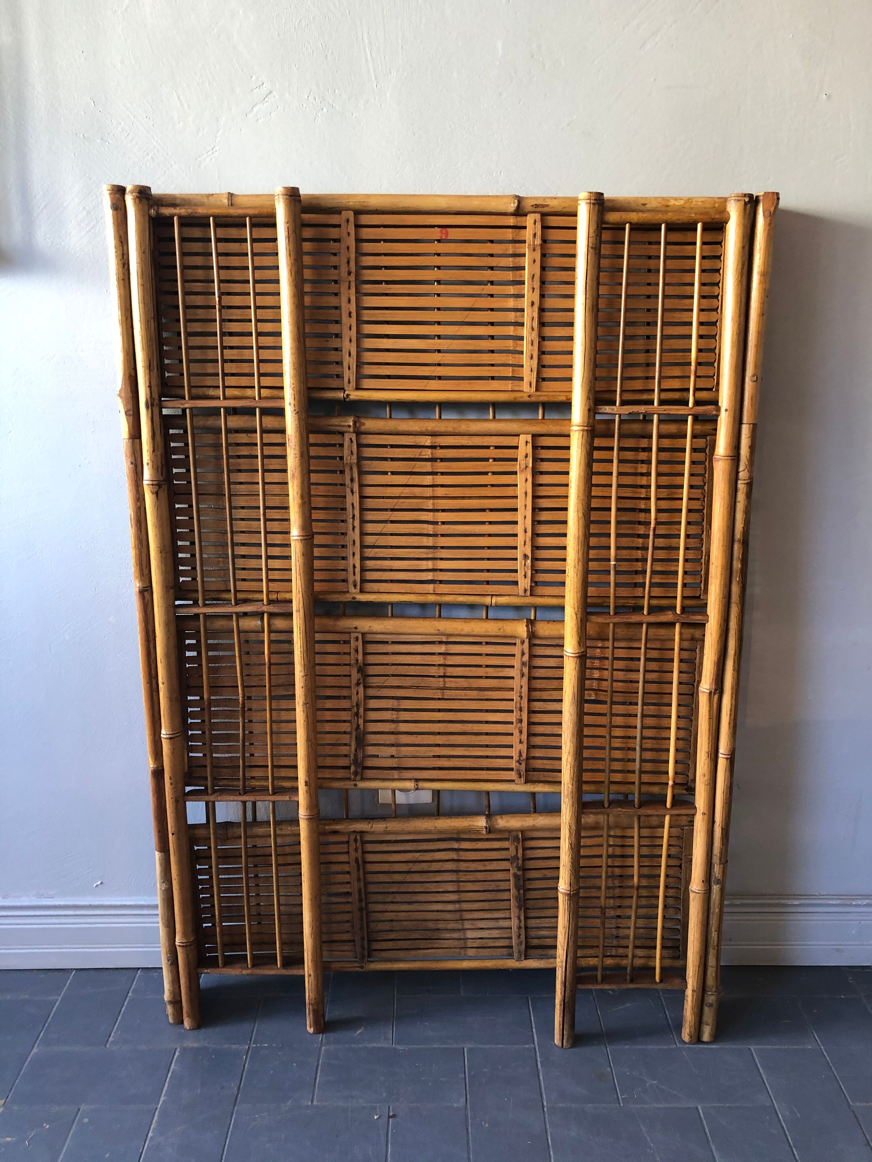Bamboo folding shelf