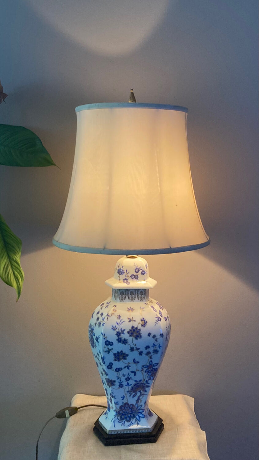 Porcelain living lamp nineteenth handmade decorations, double lighting